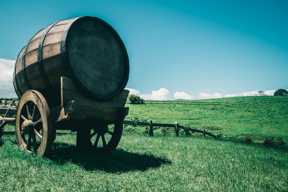 鄉(xiāng)野醇香 復(fù)古酒桶與有機(jī)酒廠(chǎng)的田園牧歌